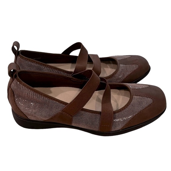 TROTTERS Josie Mary Jane Ballet Flats Size 6 Wide - Picture 2 of 13